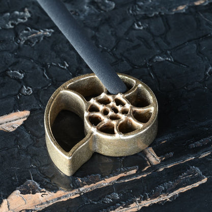 《オウムガイをモチーフにした真鍮鋳物のお香立て》Brass Incense holder "Nautilus（ノーチラス）”｜a.278オリジナル