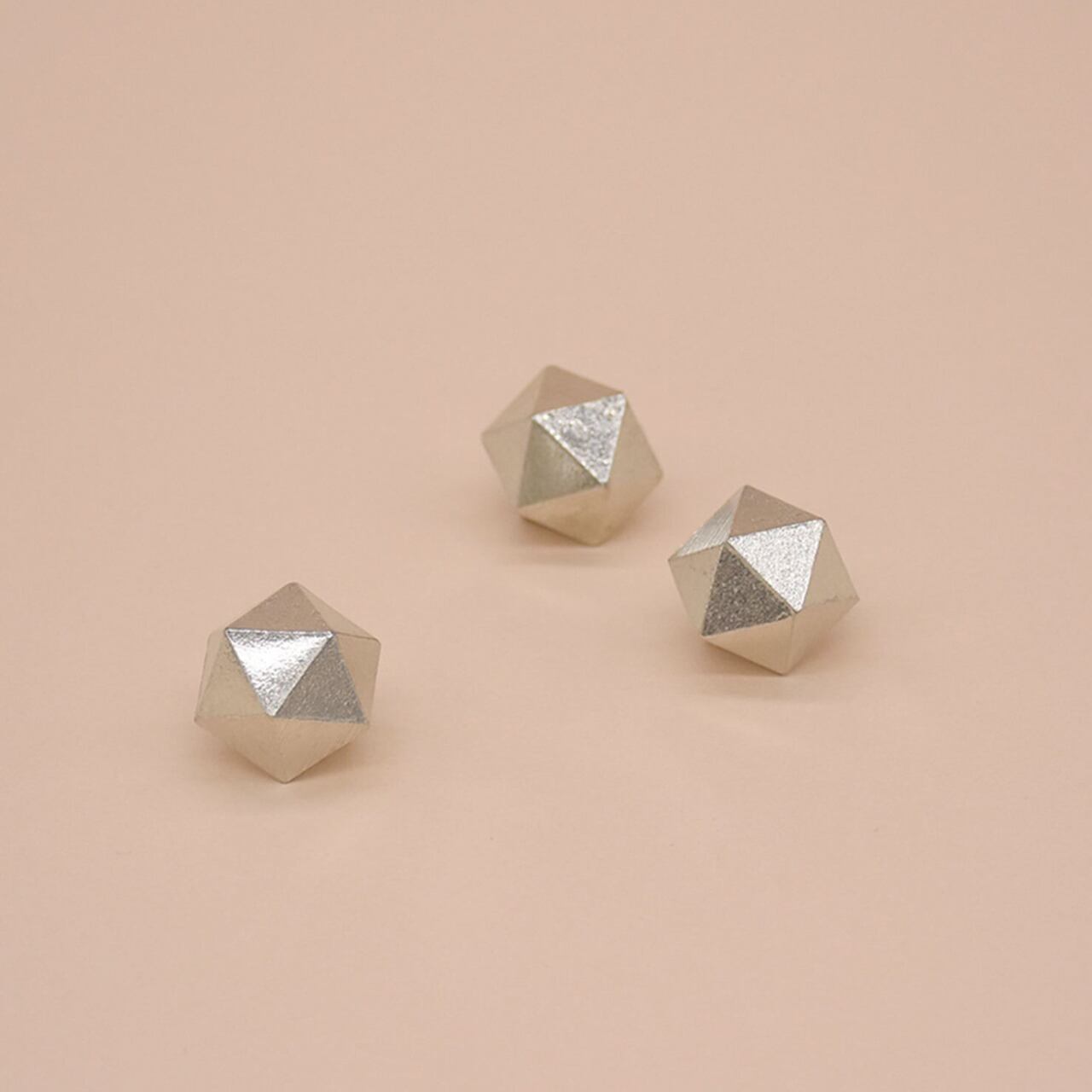 《リサイクル錫（すず）の正二十面体》poly aqua | NAGAE+（ナガエプリュス）