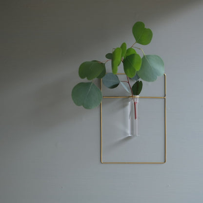 《真鍮フレームとガラス管の壁掛け一輪挿し》PIKE wall brass vase | WEST VILLAGE TOKYO
