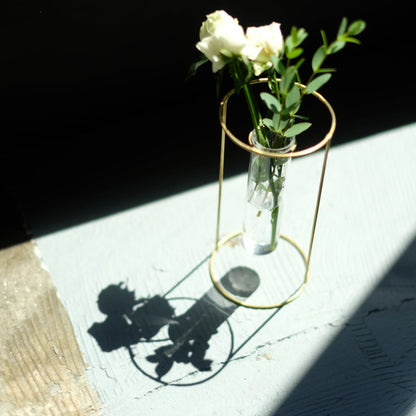 《真鍮フレームとガラス管の一輪挿し》PIKE stand brass vase | WEST VILLAGE TOKYO