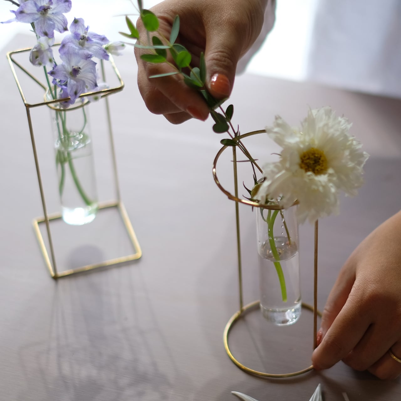 《真鍮フレームとガラス管の一輪挿し》PIKE stand brass vase | WEST VILLAGE TOKYO