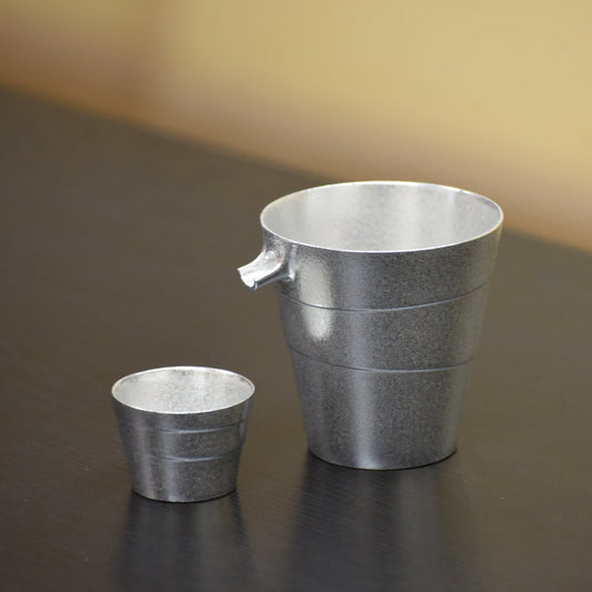 《錫（純度99.99%）の酒器・片口》静波片口｜銀雅堂（ぎんがどう）