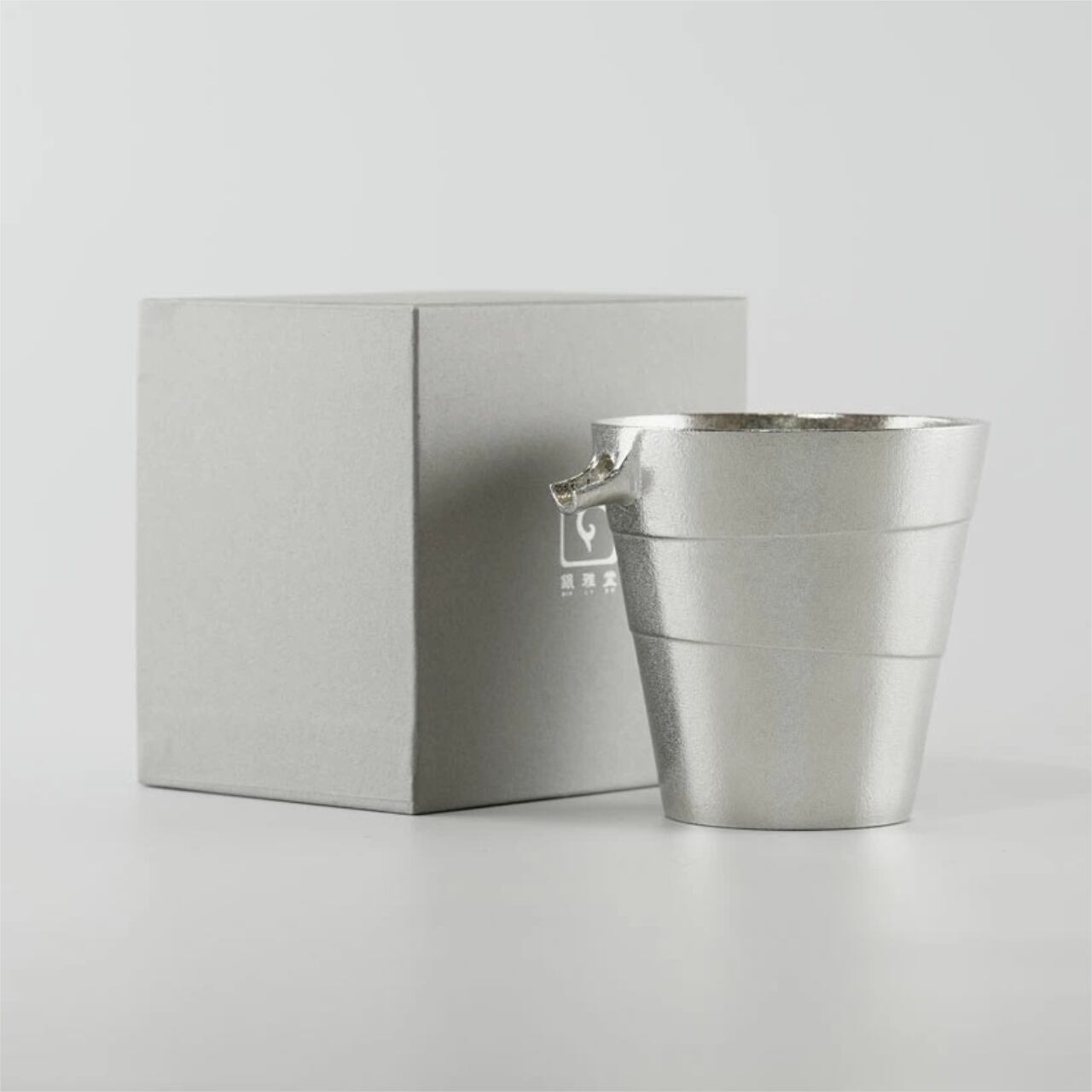 《錫（純度99.99%）の酒器・片口》静波片口｜銀雅堂（ぎんがどう）