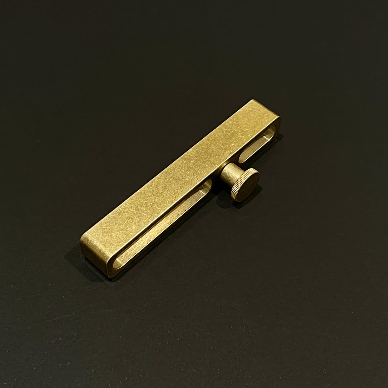 《真鍮のボトルオープナー Brass bottle opener》a.278オリジナル