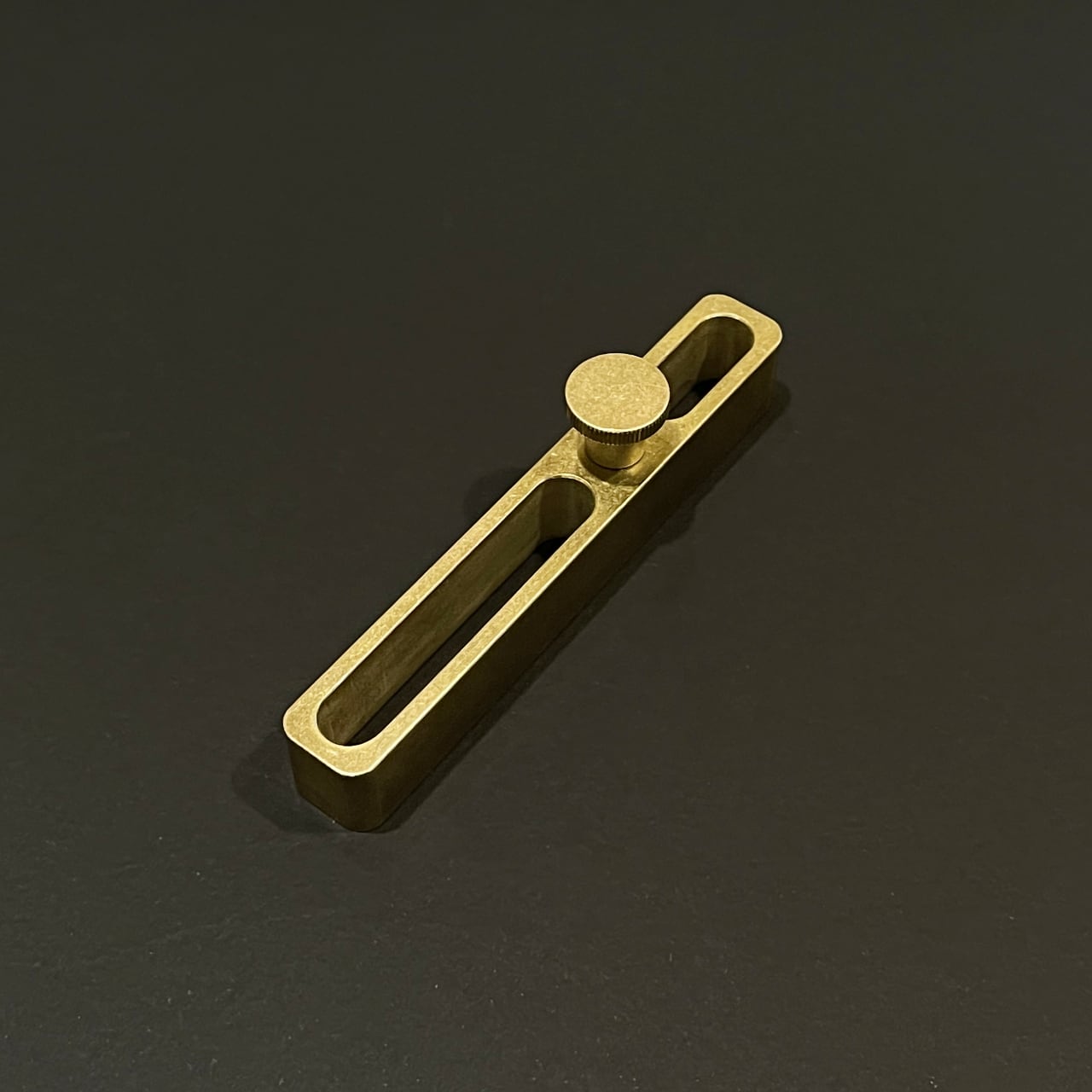 《真鍮のボトルオープナー Brass bottle opener》a.278オリジナル