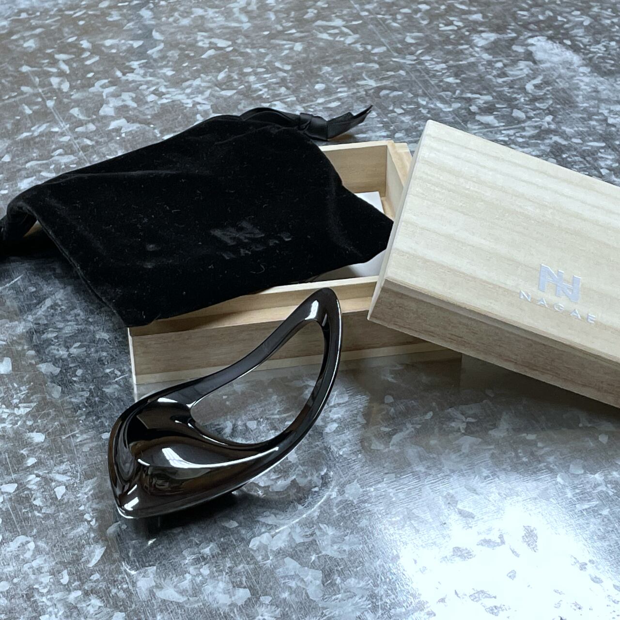 《黒いアルミのカッサ》DLC（ダイヤモンド・ライク・カーボン）コーティング｜NAGAE+ collinette lymph（コリネット リンプ）DLC