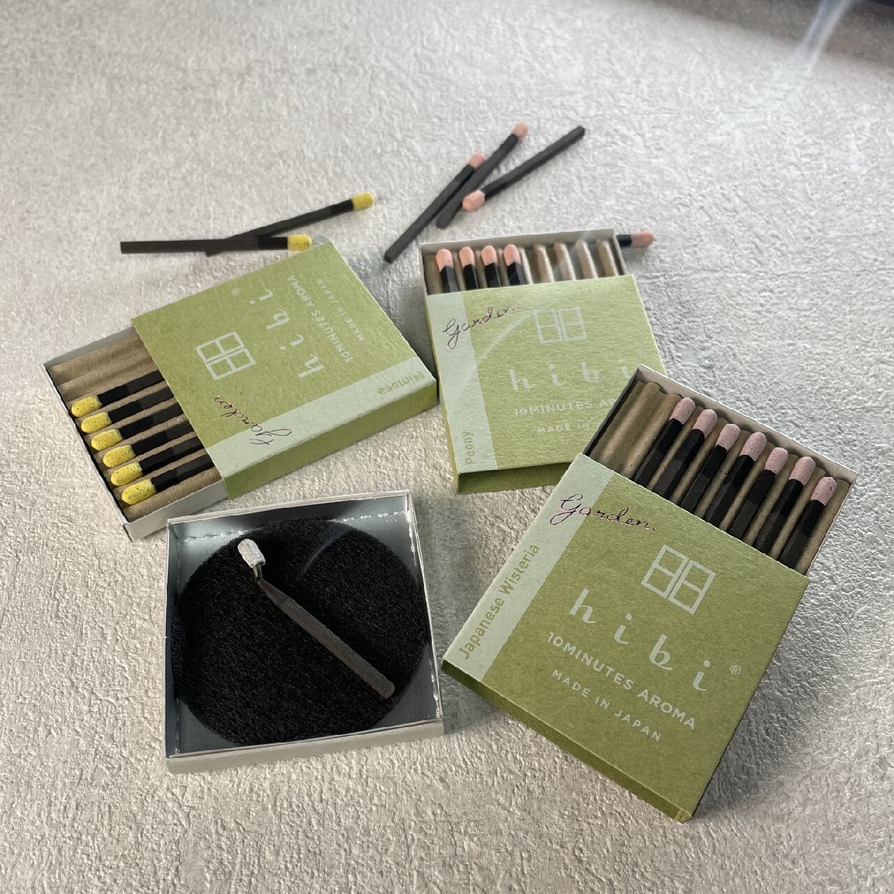 hibi 10MINUTES AROMA garden.《Peony（ピオニー）レギュラーボックス 8本入り／専用マット付き》