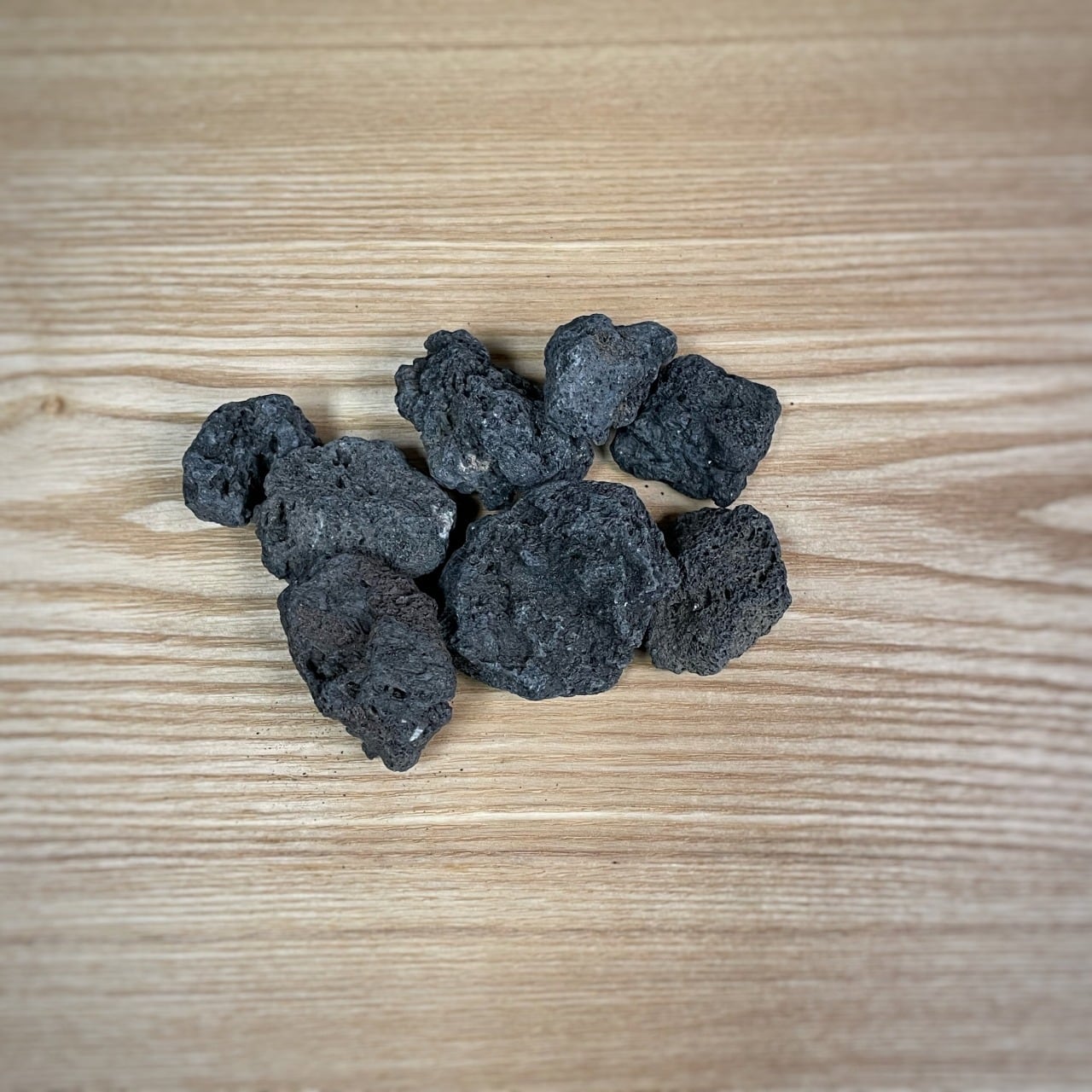 《アロマディフーザーに使えるちょうどいいサイズの溶岩石100g》a.278オリジナル