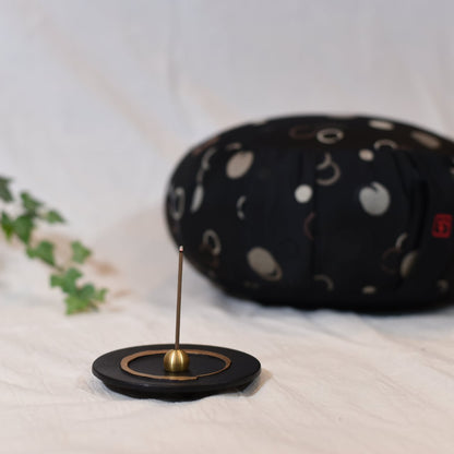 《鉄鋳物の香立て》一円相 | 銀雅堂