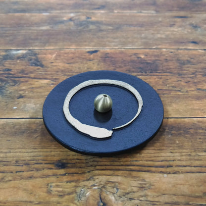 《鉄鋳物の香立て》一円相 | 銀雅堂