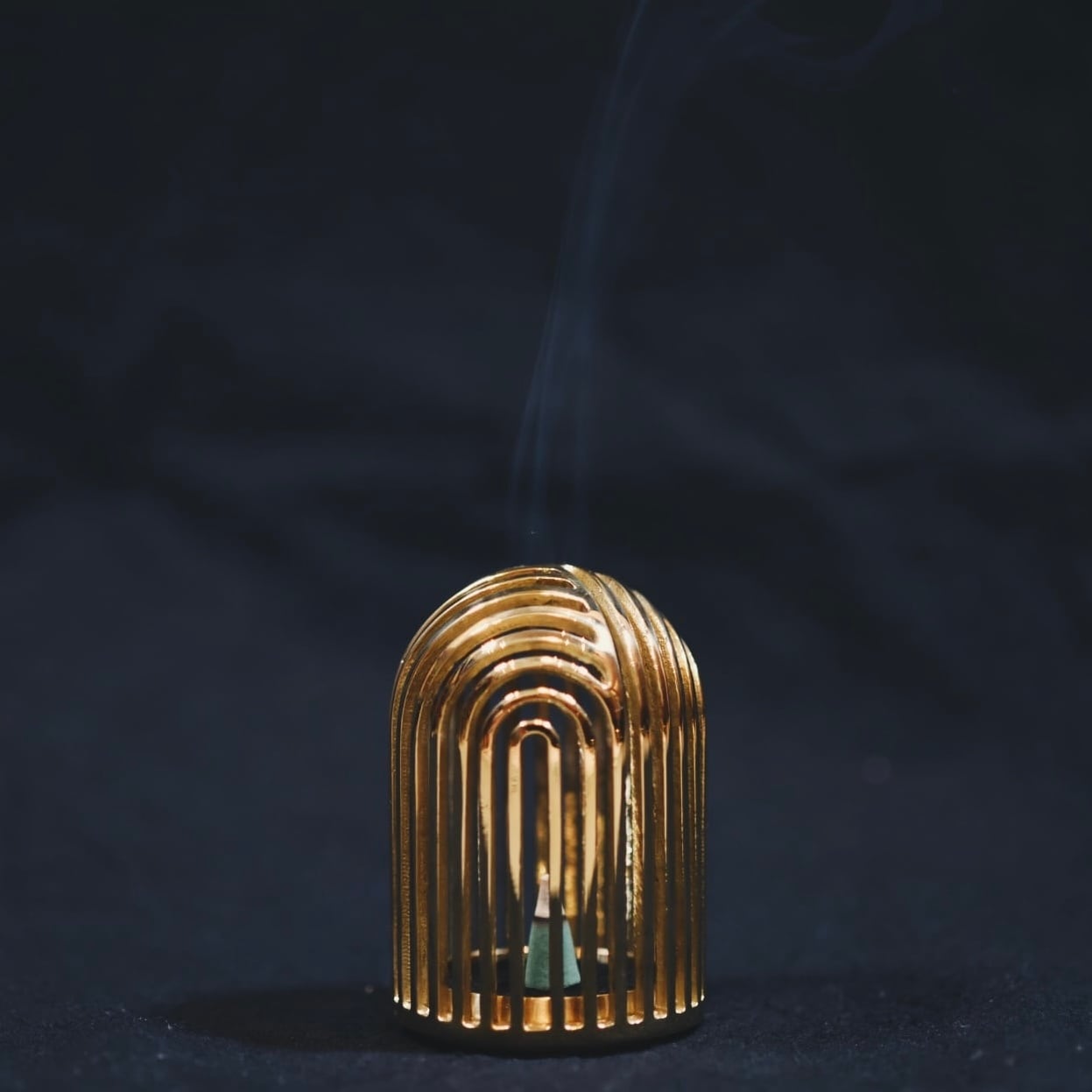 《a.278別注・真鍮製のコーン型香用香炉》老舗鋳物メーカによるロストワックス精密鋳造の透かしの技 CAGE A｜ifuki