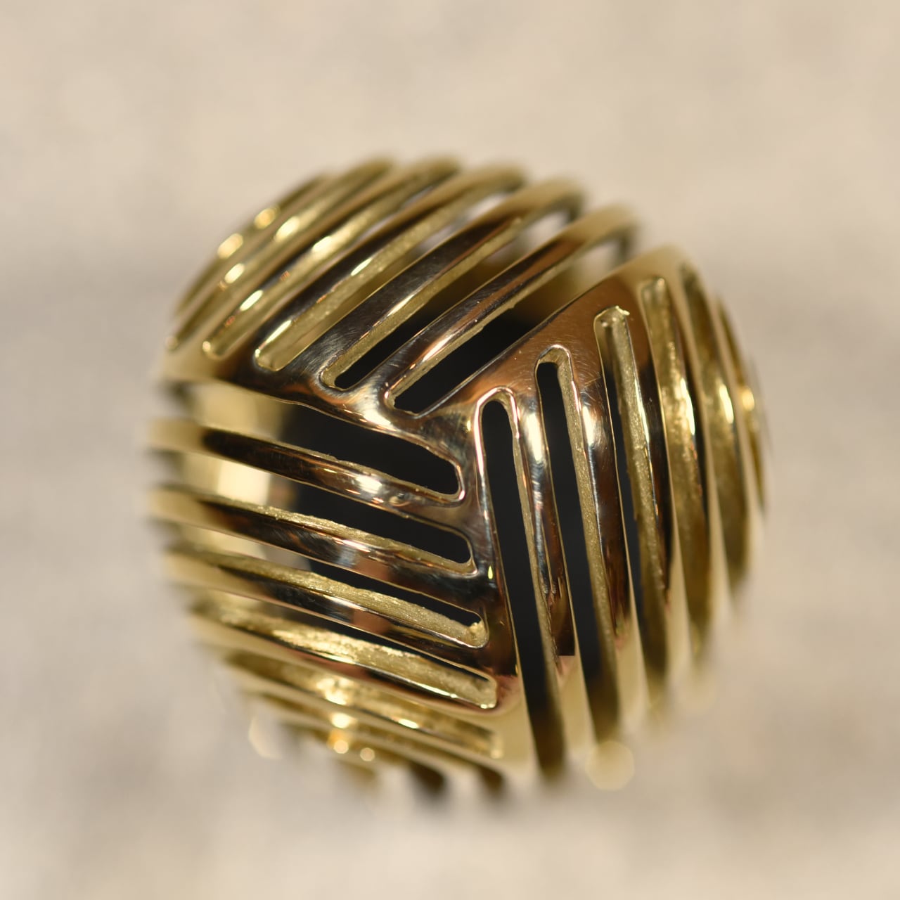 《a.278別注・真鍮製のコーン型香用香炉》老舗鋳物メーカによるロストワックス精密鋳造の透かしの技 CAGE A｜ifuki