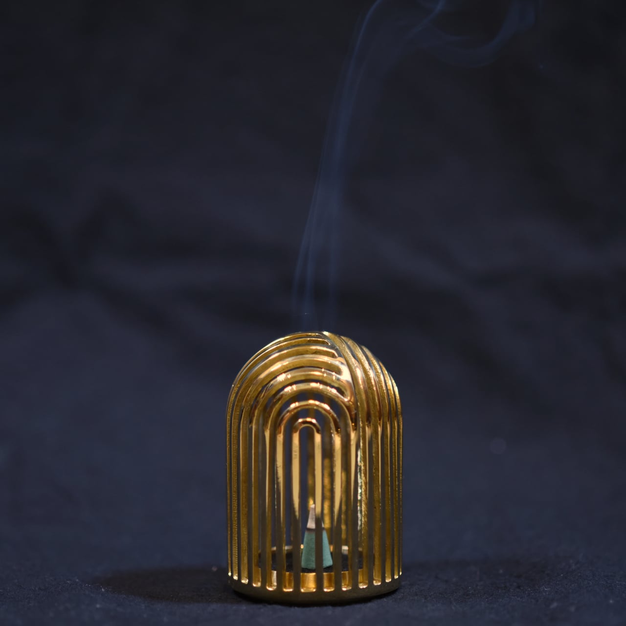 《a.278別注・真鍮製のコーン型香用香炉》老舗鋳物メーカによるロストワックス精密鋳造の透かしの技 CAGE A｜ifuki