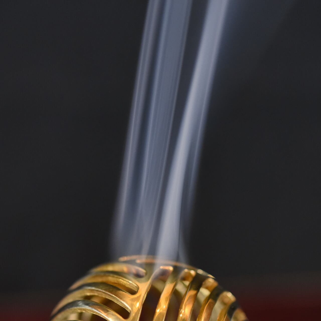 《a.278別注・真鍮製のコーン型香用香炉》老舗鋳物メーカによるロストワックス精密鋳造の透かしの技 CAGE A｜ifuki