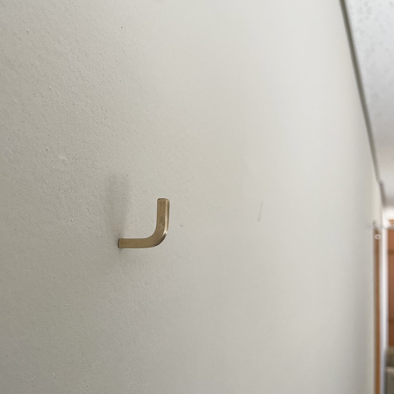 《真鍮のL字フック》BRASSプッシュピンLフック | Horn Please