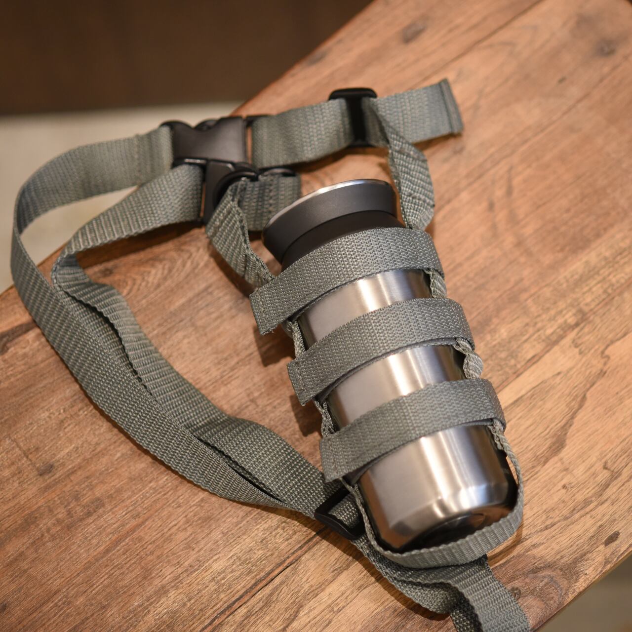 《フリーサイズ　タンブラー、ボトル用ハーネス》ボトルハーネス | genial