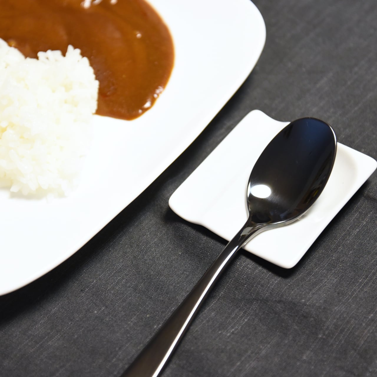 《スプーン職人が最高の口当たりと、究極のなめらかさを追求したカレー＆チャーハン専用スプーン》 a.278別注オリジナル仕様