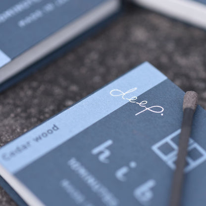 hibi 10MINUTES AROMA deep. Ambergris（アンバー）レギュラーボックス 8本入り／専用マット付き