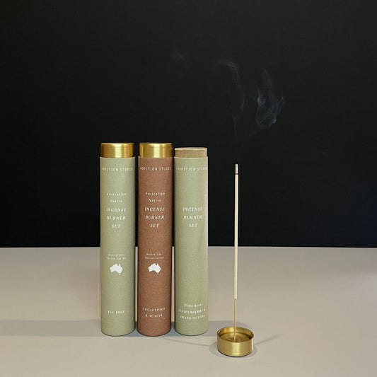 《フランキンセンスとジュニパーベリーのお香（バンブーインセンス）"真鍮の香立てセット”》Frankincense & Juniperberry - Addition Studio