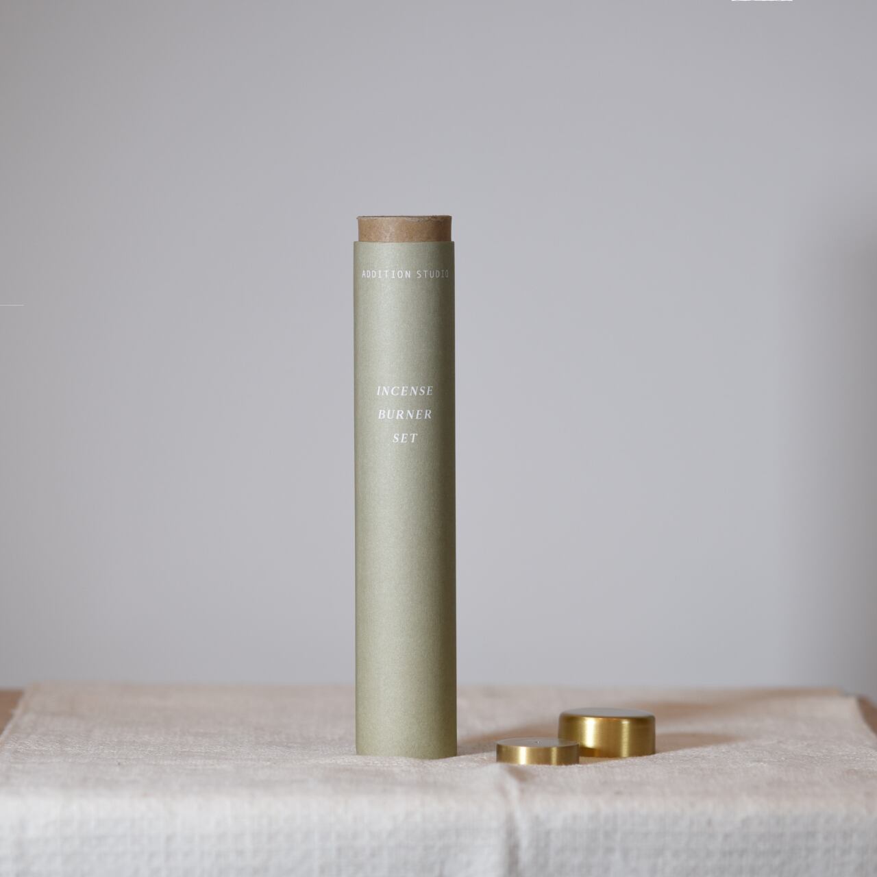 《フランキンセンスとジュニパーベリーのお香（バンブーインセンス）"真鍮の香立てセット”》Frankincense & Juniperberry - Addition Studio