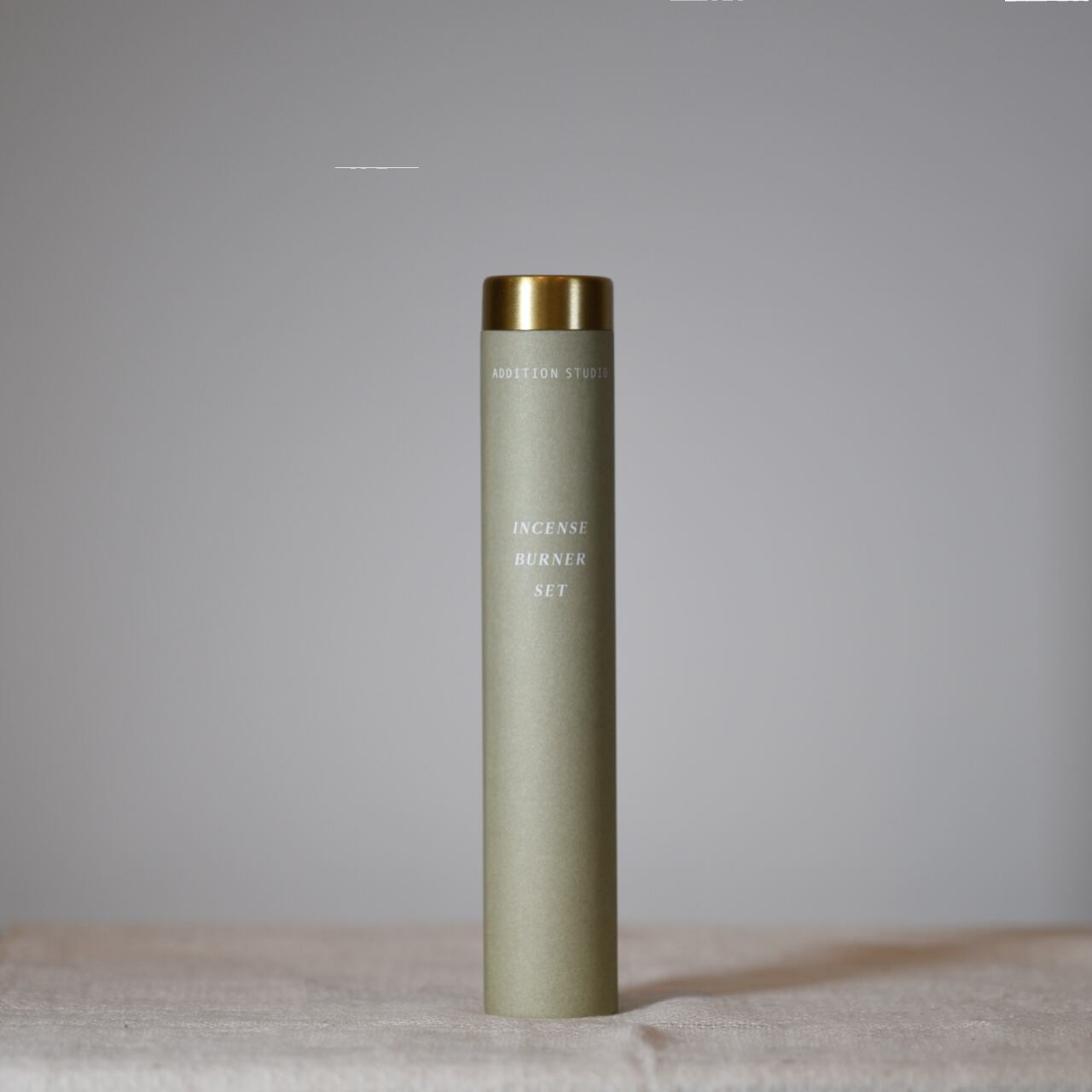 《フランキンセンスとジュニパーベリーのお香（バンブーインセンス）"真鍮の香立てセット”》Frankincense & Juniperberry - Addition Studio