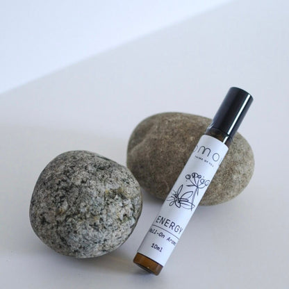 《日本製 環境にも動物にも優しいロールオンフレグランス》ロールオンアロマ | OMOU