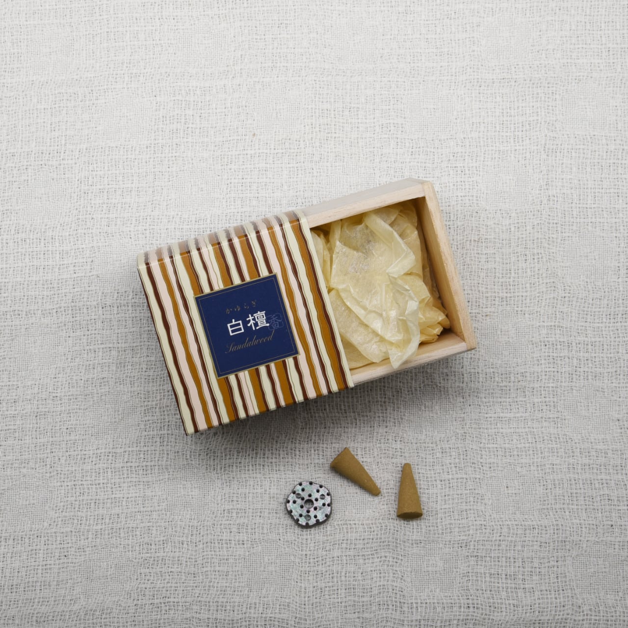 《定番・和のお香》白檀の香り（コーンタイプ）｜日本香堂 かゆらぎ