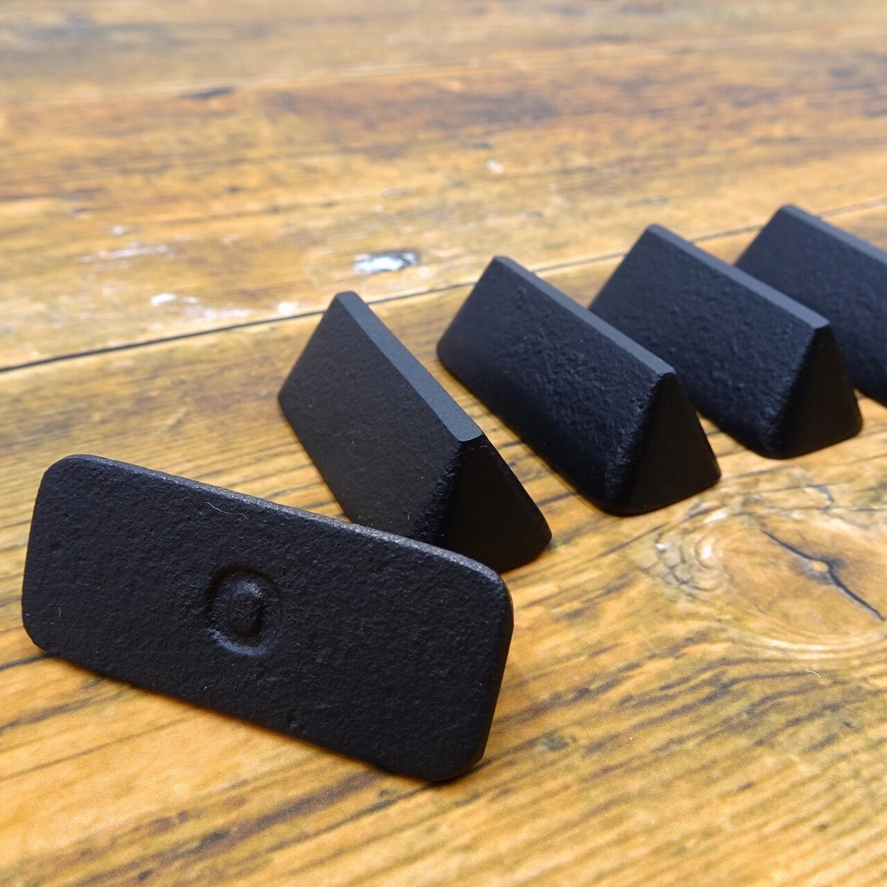 《鉄鋳物の箸置き》箸置き 5個セット | ODAKOU DOUKI