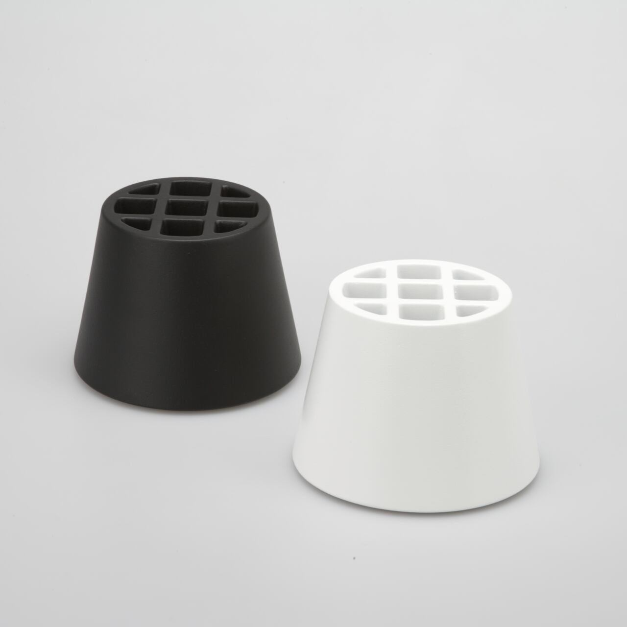 《アルミ鋳物の傘立て》section（セクション）｜ naft