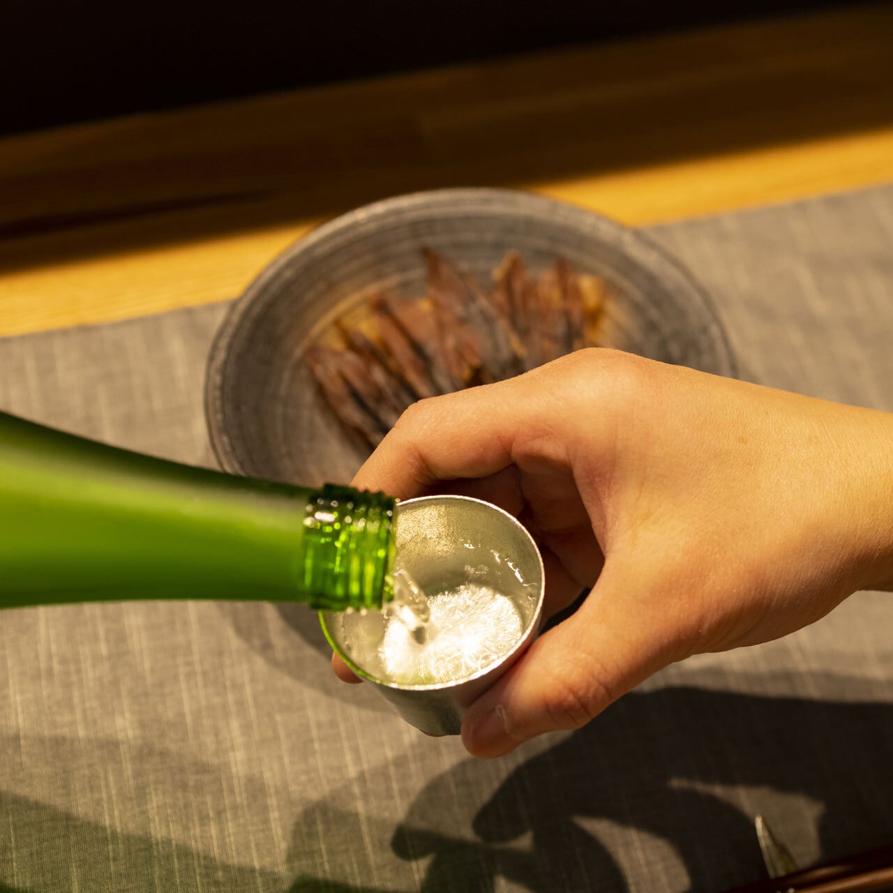 《錫（純度99.99%）の酒器・お猪口》静波お猪口｜銀雅堂（ぎんがどう）