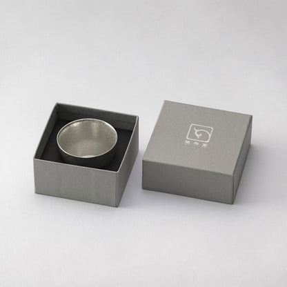 《錫（純度99.99%）の酒器・お猪口》静波お猪口｜銀雅堂（ぎんがどう）