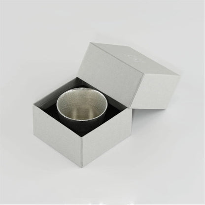 《錫（純度99.99%）の酒器・ぐい呑み》静波ぐい呑み｜銀雅堂（ぎんがどう）