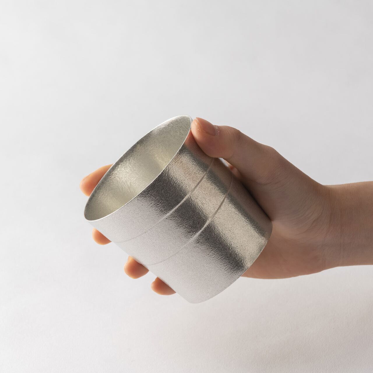 《錫（純度99.99%）の酒器・ロックグラス》静波ロックグラス｜銀雅堂（ぎんがどう）