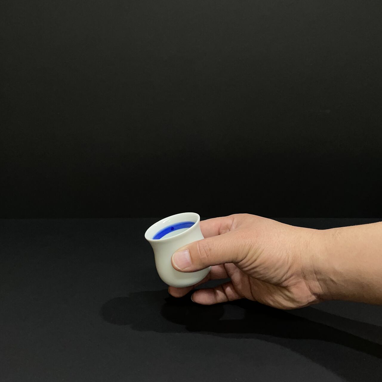 《日本酒Bar”古風路”がリリースする酒器 ”おちょこ”》kome. | Tokuri (SAKE Bar 古風路）