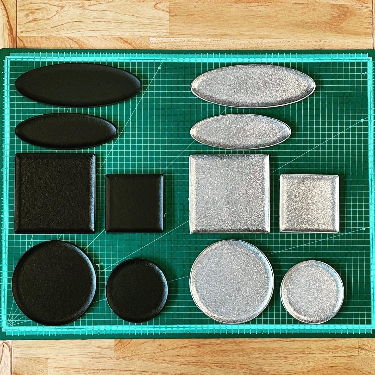 《アルミ鋳物のトレイ》スクエア (四角) トレイ S | シルバー / ブラック