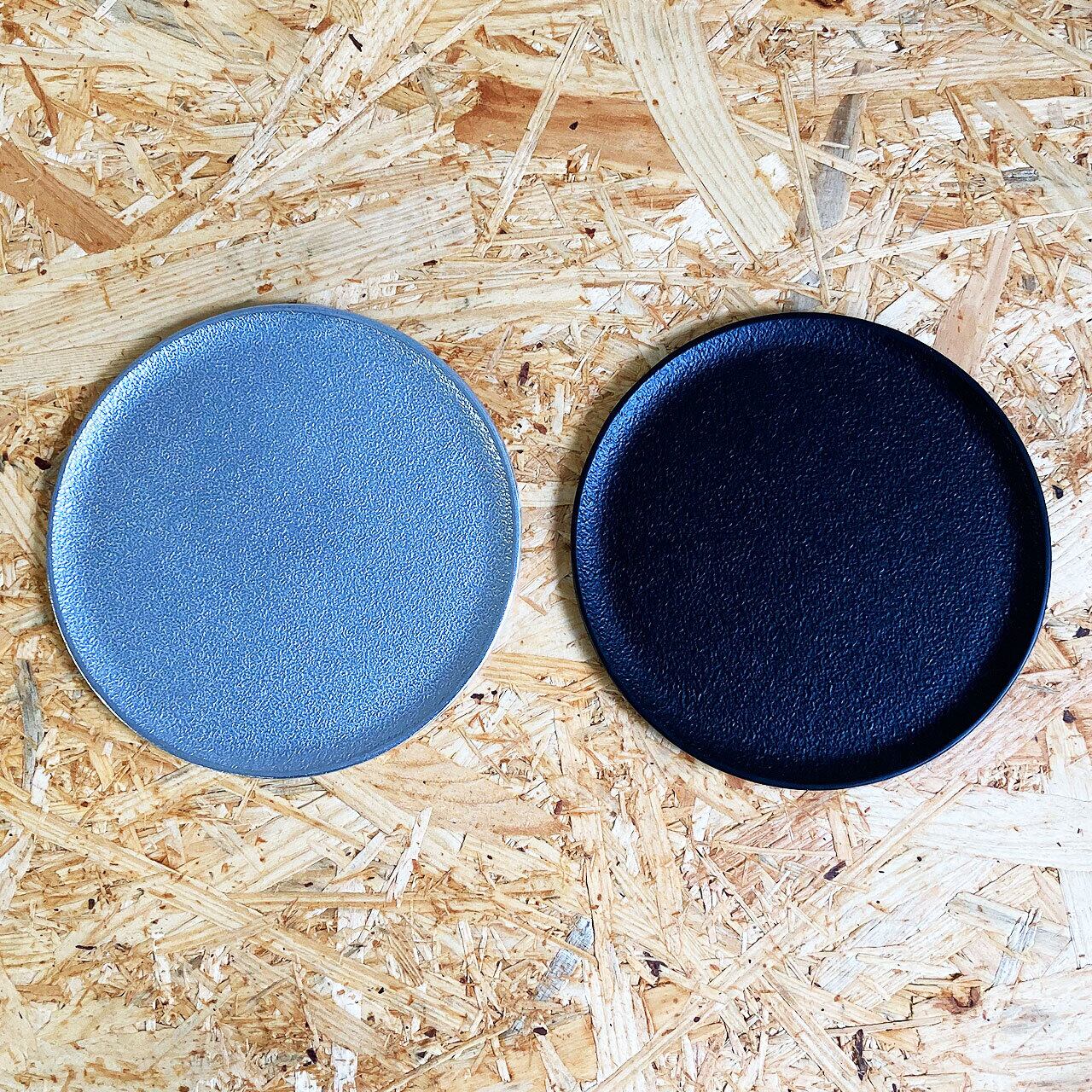 《アルミ鋳物のトレイ》ラウンド (丸形) トレイ L | シルバー / ブラック