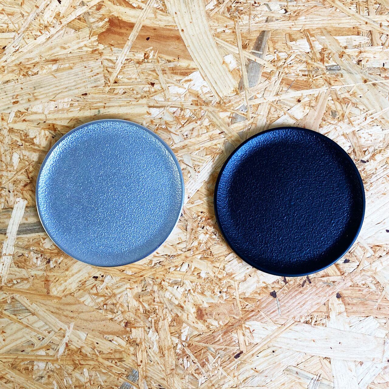 《アルミ鋳物のトレイ》ラウンド (丸形) トレイ S | シルバー / ブラック