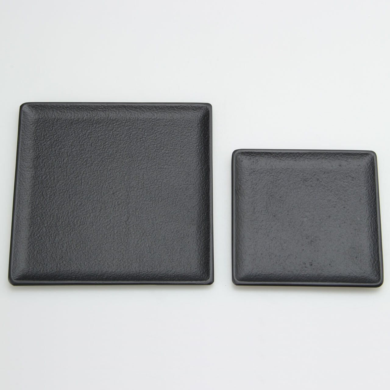《アルミ鋳物のトレイ》スクエア (四角) トレイ S | シルバー / ブラック