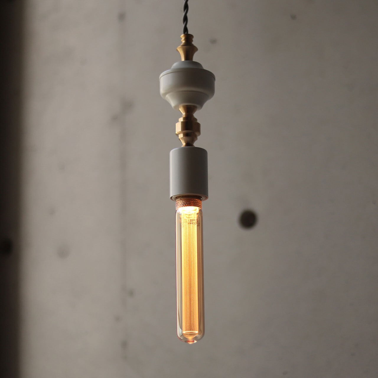 《エジソン球風LEDバルブ・チューブタイプ（E26口金用）》MODERN LED bulb E26 TUBE（Gold／Gray）| WEST VILLAGE TOKYO