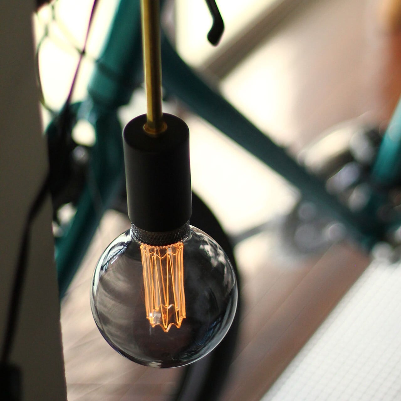 《エジソン球風LEDバルブ・丸タイプ（E26口金用）》NOSTALGIA LED BULB（Gold／Gray）| WEST VILLAGE TOKYO