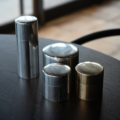 《真鍮製の丸缶（小）》丸缶（小）| SyuRo