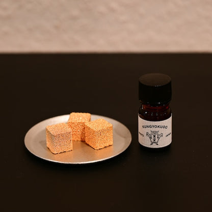 《金属の粒つぶ立方体のアロマディフューザー》 ディフューザー・フレグランスオイルセット| 薫玉堂