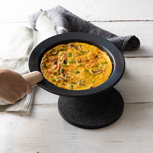 《厚手フェルト製の２WAY鍋敷き》フライパンジュウ鍋敷き | FRYING PAN JIU