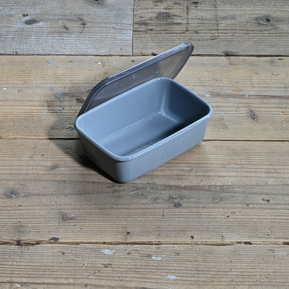 《琺瑯の保存容器（蓋付）/グレイ》＋Gray レクタングル深型Ｍシール蓋付| 野田琺瑯