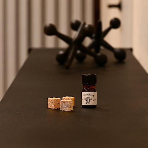 《金属の粒つぶ立方体のアロマディフューザー》 ディフューザー・フレグランスオイルセット| 薫玉堂