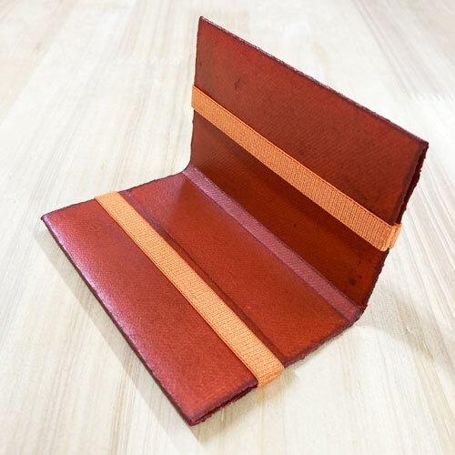 《漆でコーティングした越前和紙のカードケース》Uru-Washi-credit card holder 63x93