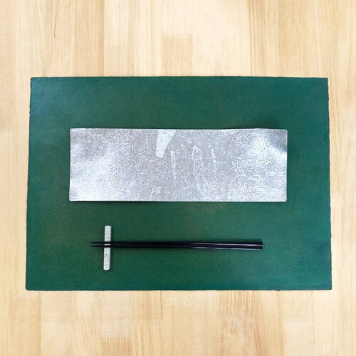 《漆でコーティングした越前和紙のテーブルマット》UruWashi-sheet A3判（420x300mm）