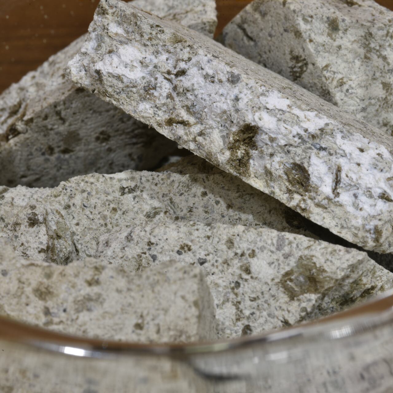 《アップサイクル｜端材を活用した大谷石のアロマディフューザー》Oya Aroma Stone Diffuser｜NAGAE+（ナガエプリュス）