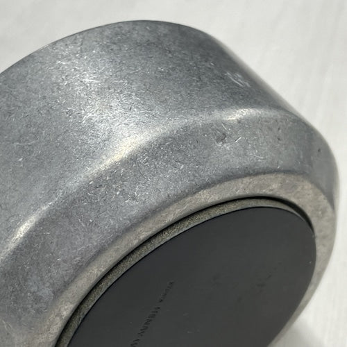 《アルミ鋳物製のオイルバーナー（アロマディフューザー）》 Aluminium Oil Burner | Studio Henry Wilson